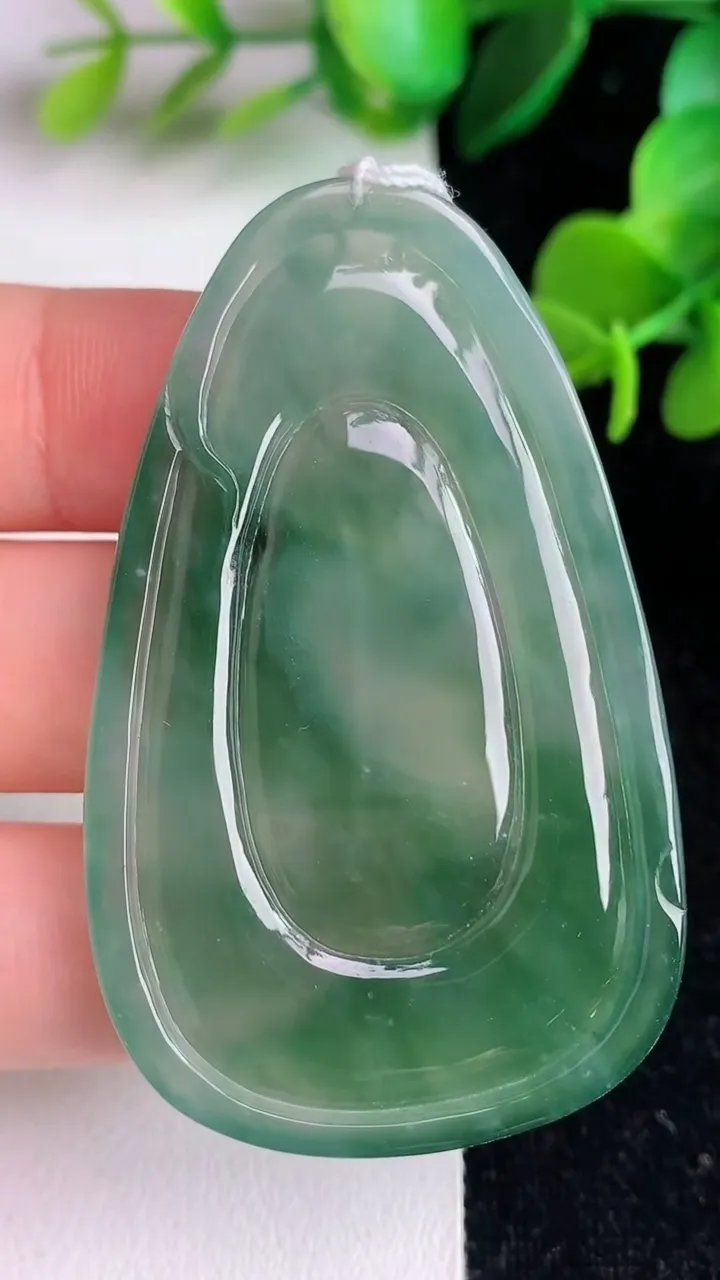 天然A货翡翠山水牌吊坠，尺寸55.8-4，重量:17.00g
6月2日