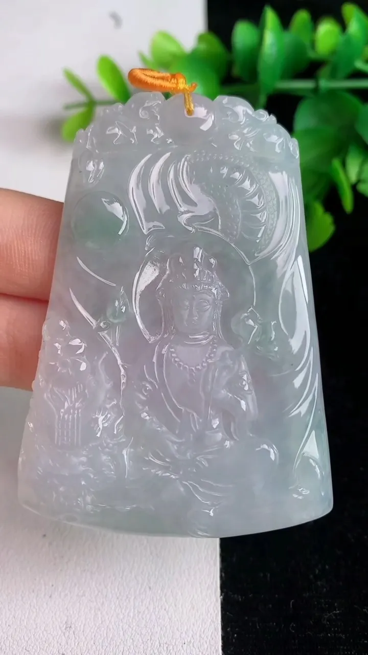 天然A货翡翠飘花祥龙大势至观音吊坠，尺寸66.5-46.5-5.7，重量:35.98g
6月2日