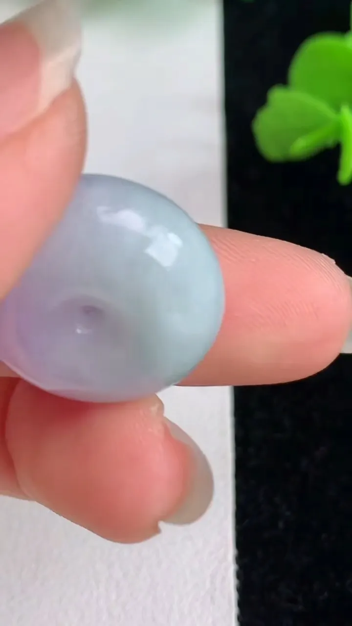 天然A货翡翠紫罗兰平安扣吊坠，尺寸20-9.3，重量:7.56g
6月2日