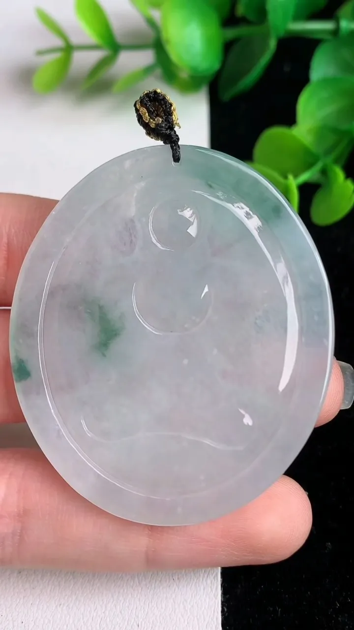 天然A货翡翠飘花阿尼陀佛吊坠，尺寸50.5-42.3-4.6，重量:21.96g
6月2日