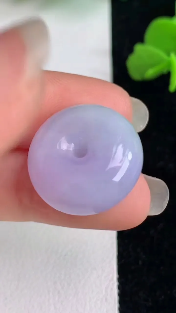 天然A货翡翠紫罗兰平安扣吊坠，尺寸20-9.3，重量:7.56g
6月2日