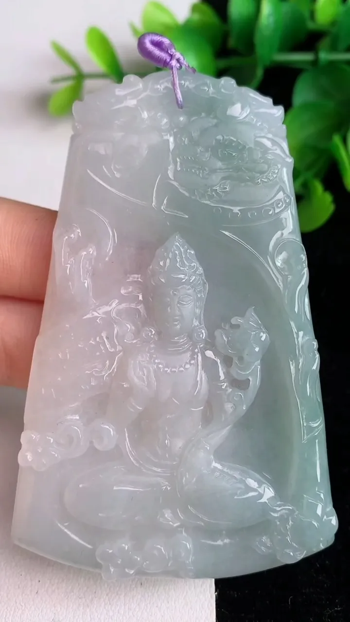 天然A货翡翠飘花祥龙大势至观音菩萨吊坠，尺寸79.2-50.3-5.4，重量:42.18g
6月2日