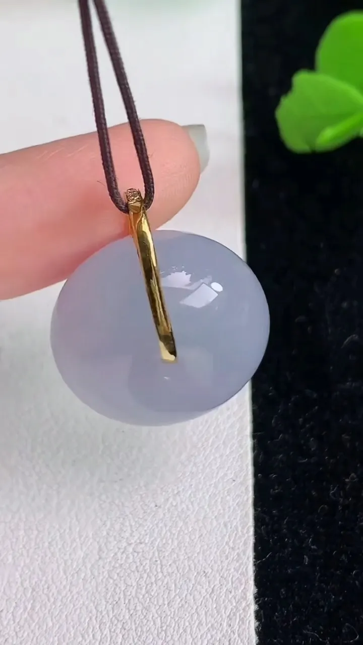天然A货翡翠k金紫罗兰平安扣吊坠，尺寸20-11-6，重量:10.47g
6月2日