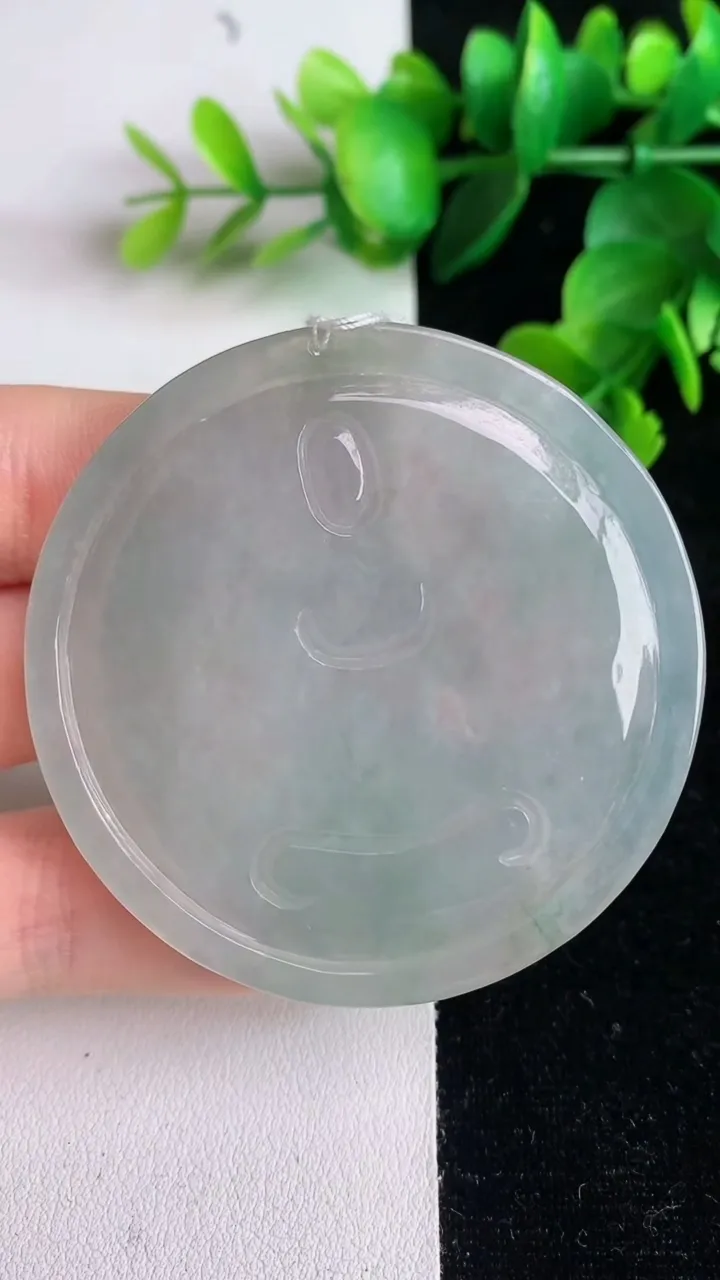 天然A货翡翠飘花虚空藏观音菩萨吊坠，尺寸53.6-5，重量:30.80g
6月2日