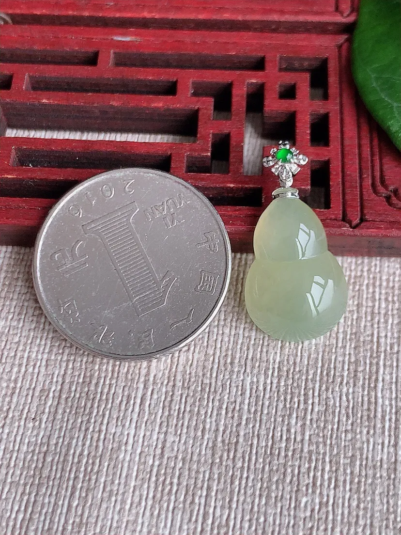 天然A货翡翠18K黄翡葫芦吊坠尺寸25.2×18.8×12.7×5.7m量2.43g 0601