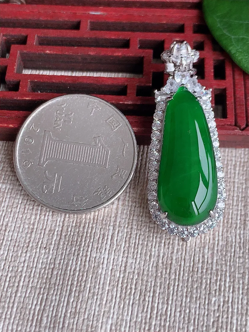 天然A货翡翠925满绿福瓜吊坠尺寸41.2×15×10.6裸石27×11.4m量7.20g 0601