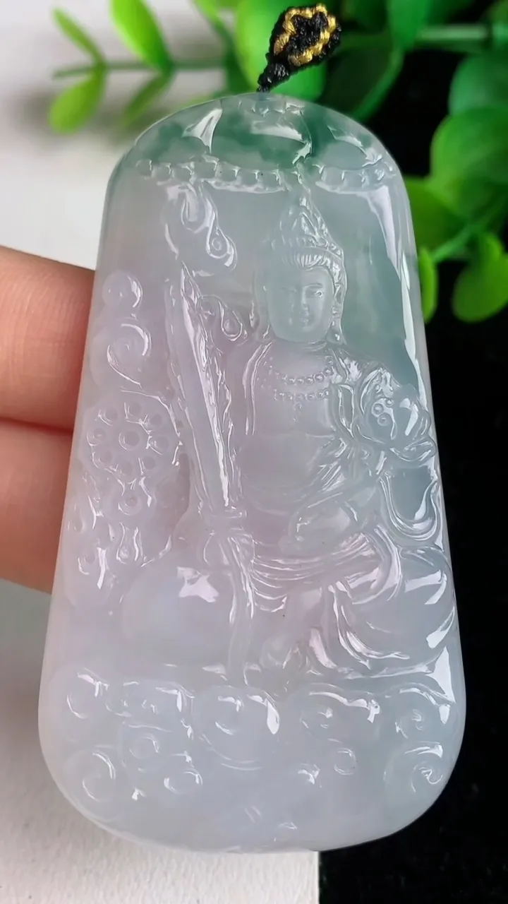 天然A货翡翠飘花虚空藏观音吊坠，尺寸66.5-37.2-5，重量:29.85g
6月2日