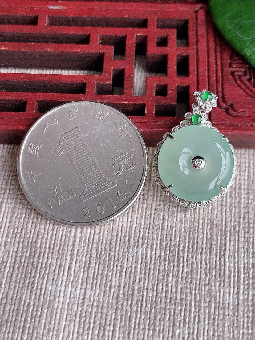 天然A货翡翠18K金伴晴水平安扣吊坠尺寸25×15.8×6.5裸石14m量2.64g 0601