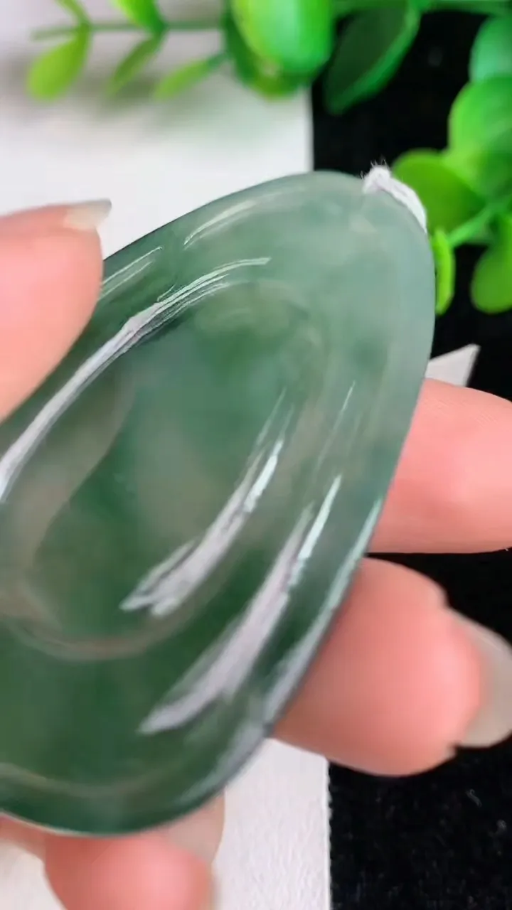 天然A货翡翠山水牌吊坠，尺寸55.8-4，重量:17.00g
6月2日