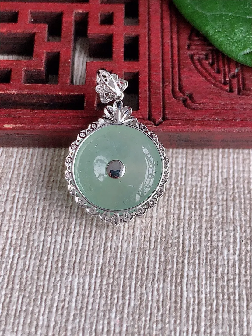 天然A货翡翠18K金伴晴水平安扣吊坠尺寸25×15.8×6.5裸石14m量2.64g 0601