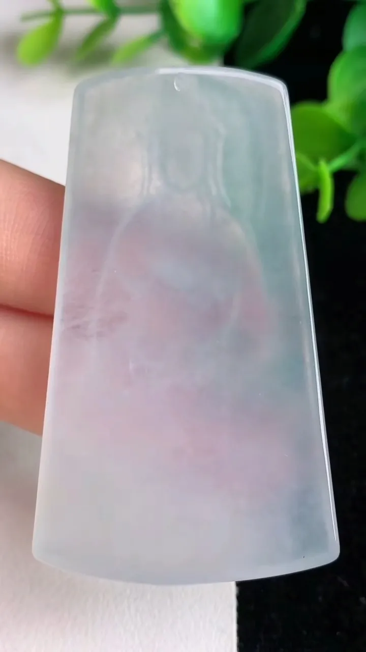 天然A货翡翠飘花观音菩萨吊坠，尺寸57.8-34.4-5.7，重量:26.11g
6月2日
