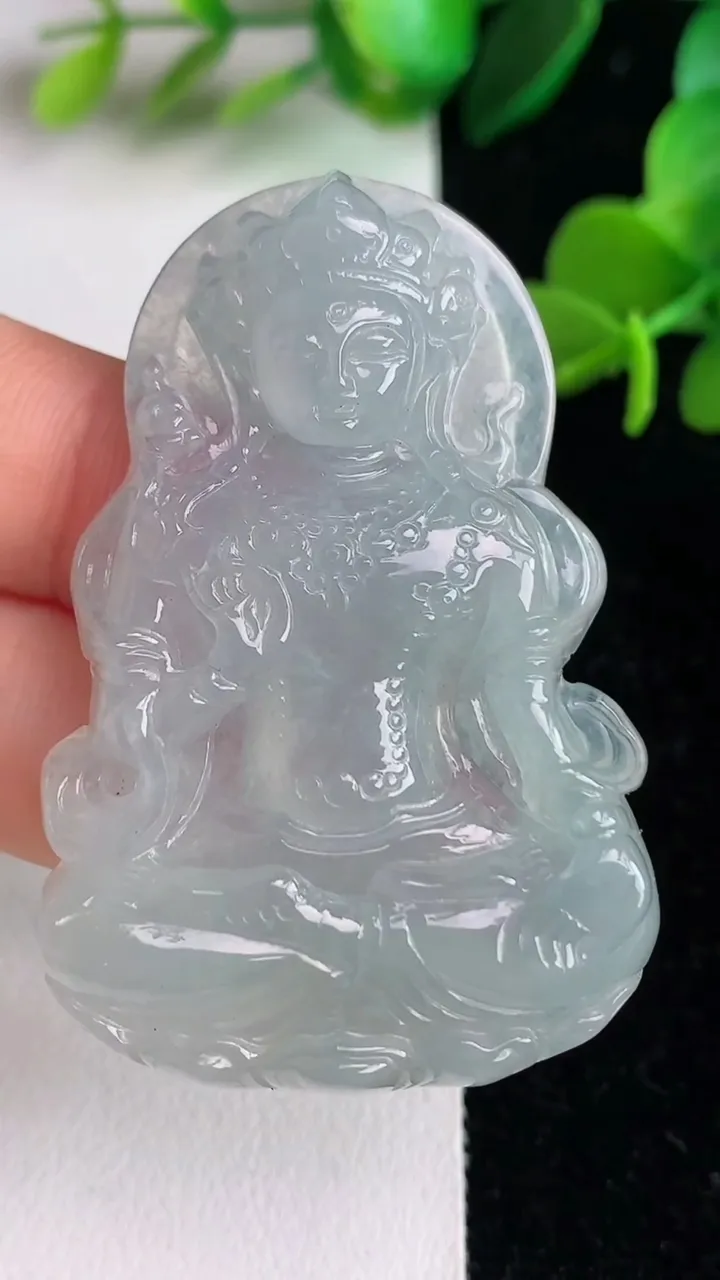 天然A货翡翠观音菩萨吊坠，尺寸51-34.5-6，重量:20.41g
6月2日
