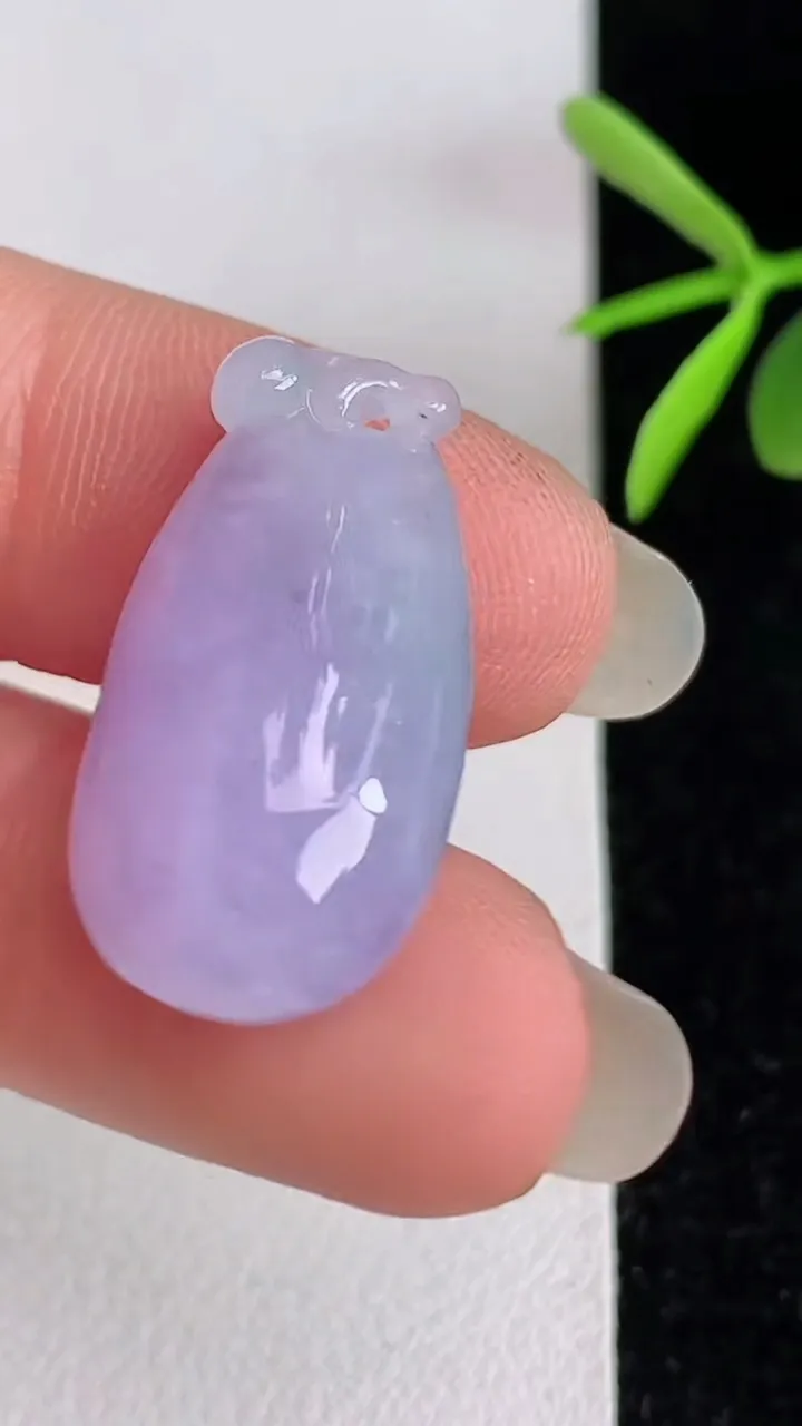 天然A货翡翠紫罗兰福瓜吊坠，尺寸24-13.2-9，重量:5.00g
6月3日