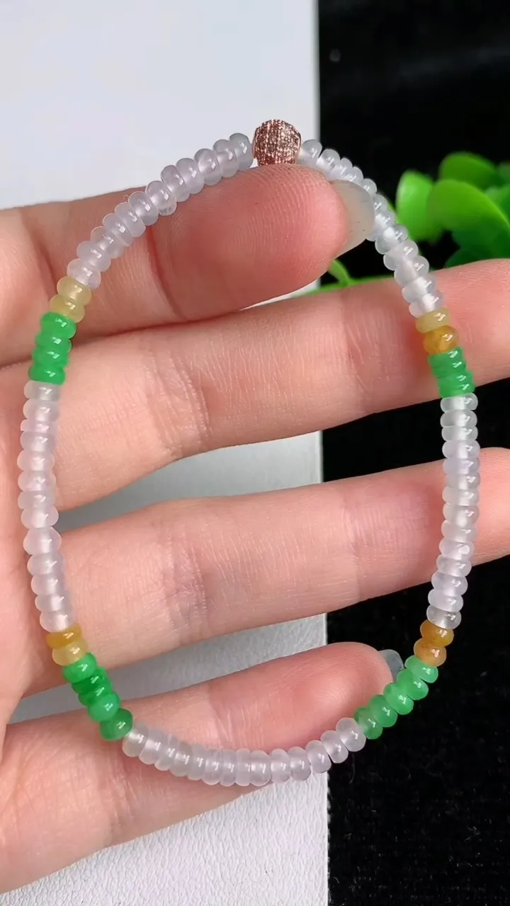 天然A货翡翠货双彩算盘珠手串，尺寸3.4-2-101颗，重量:5.34g6月3日
工厂直销收藏佳品,