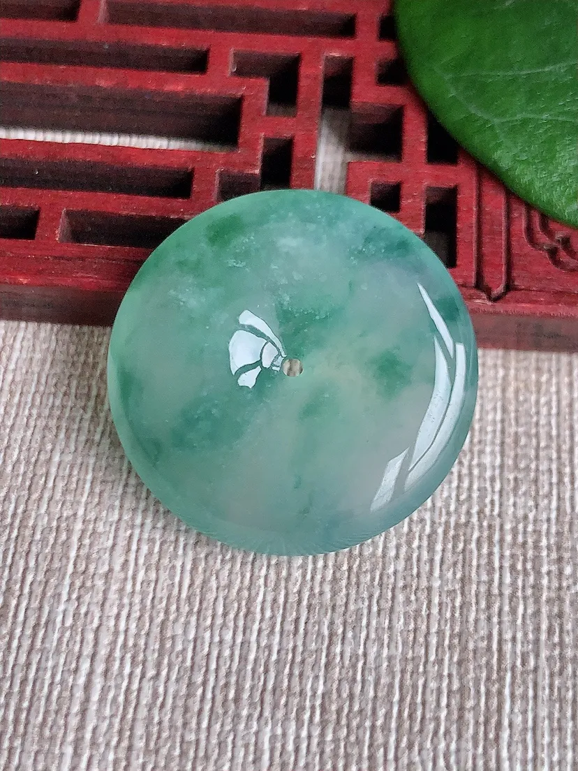 天然A货翡翠飘花平安扣吊坠尺寸27×6m量8.97g 0602