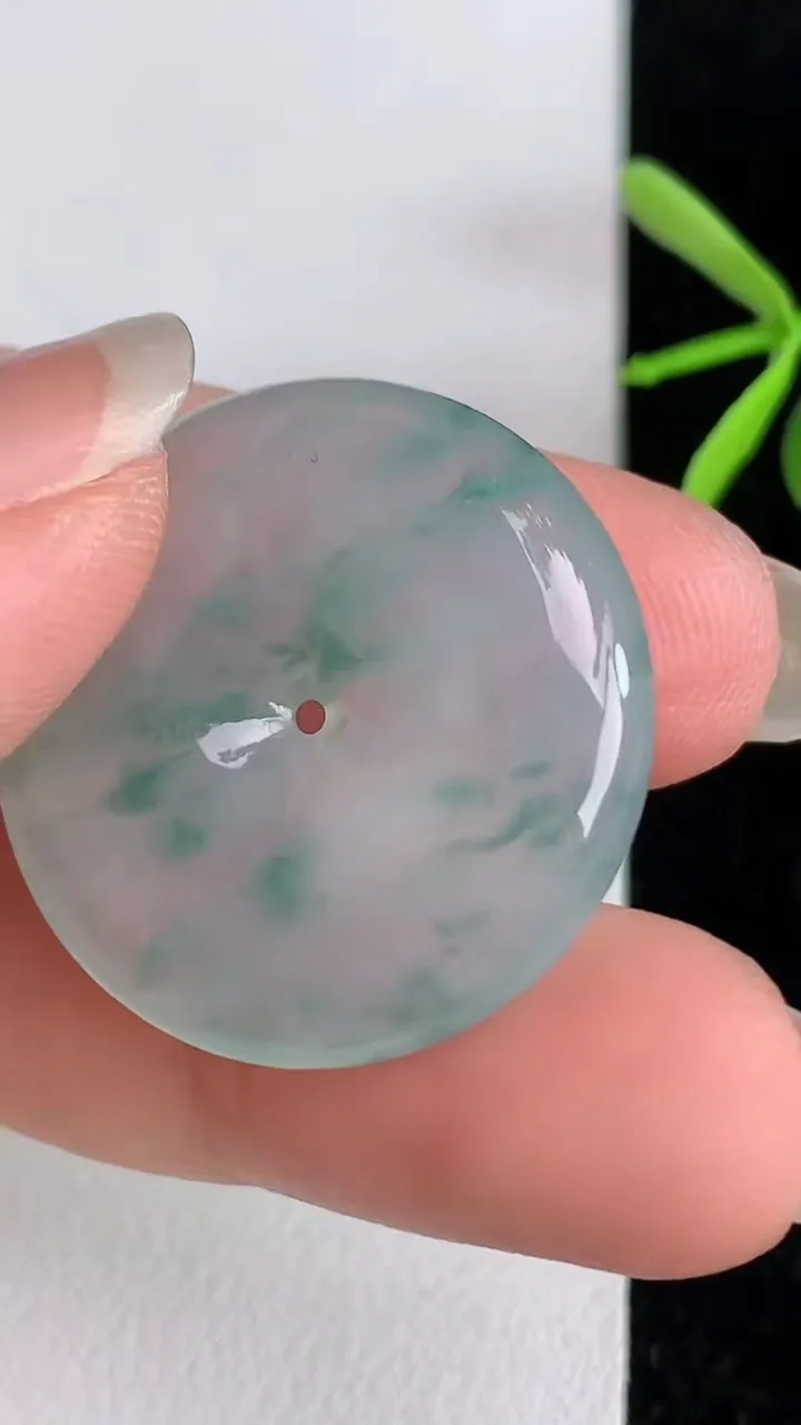 天然A货翡翠飘花平安扣吊坠，尺寸26-5，重量:7.16g
6月3日