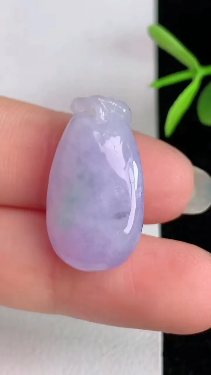天然A货翡翠紫罗兰福瓜吊坠，尺寸24-13.2-9，重量:5.00g
6月3日