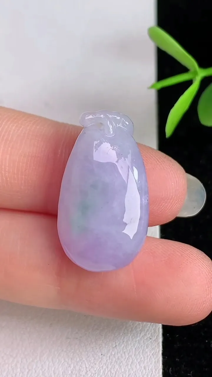天然A货翡翠紫罗兰福瓜吊坠，尺寸24-13.2-9，重量:5.00g
6月3日