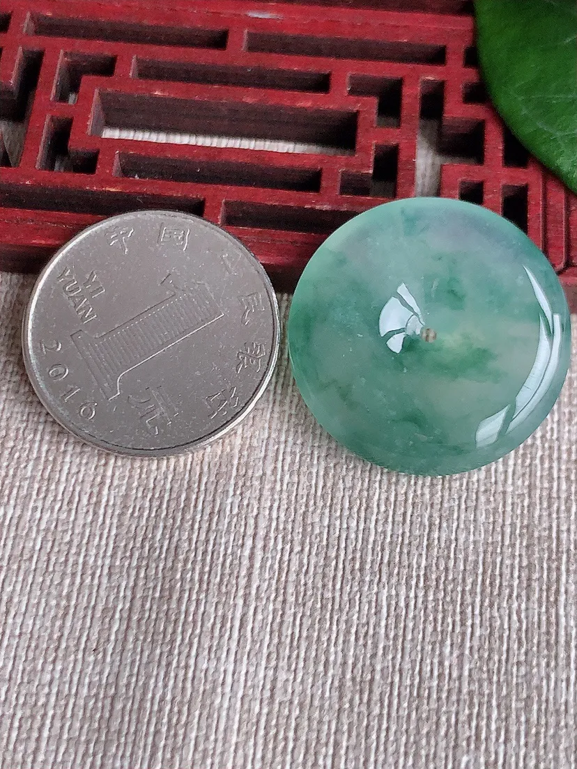 天然A货翡翠飘花平安扣吊坠尺寸27×6m量8.97g 0602