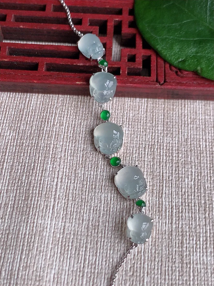 天然A货翡翠冰种18K金镶嵌白月光招财貔貅手链 尺寸9.5×8×4.5mm 重量3.92g 0602