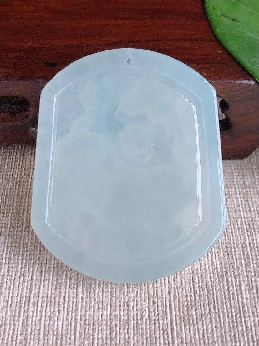 天然A货翡翠白月光生肖猪吊坠尺寸48.2×40×5.3m量22.60g 0602