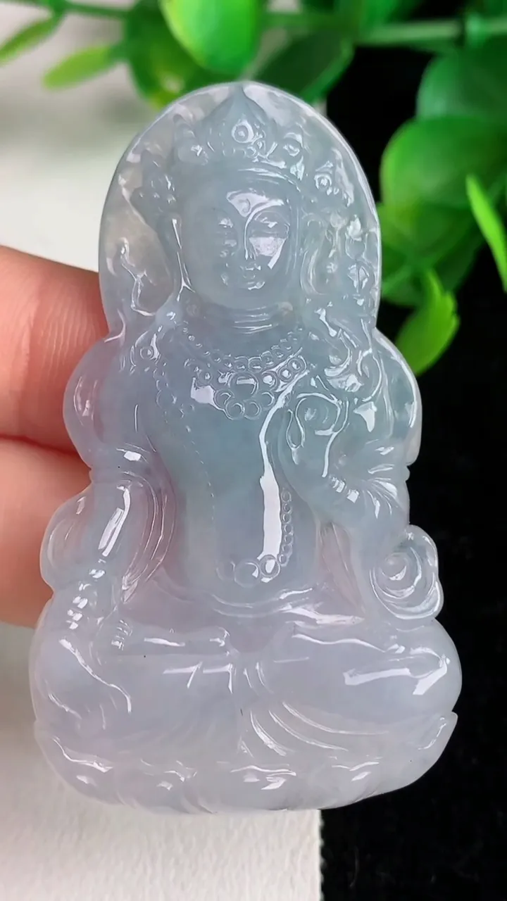 天然A货翡翠飘花度母吊坠，尺56.7-33-6寸，重量:19.34g
6月3日