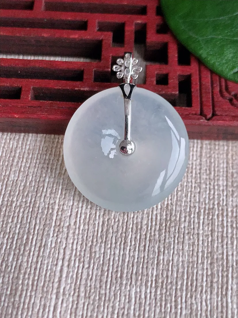 天然A货翡翠18K白月光平安扣吊坠尺寸29.4×22.6×4.5m量5.11g 0602