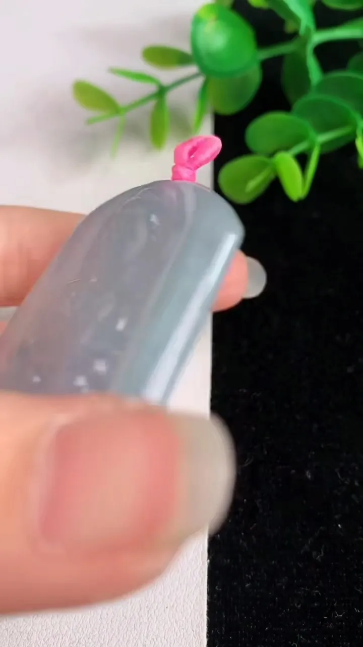 天然A货翡翠飘花大日如来吊坠，尺寸54-45.5-5.6，重量:29.75g
6月4日