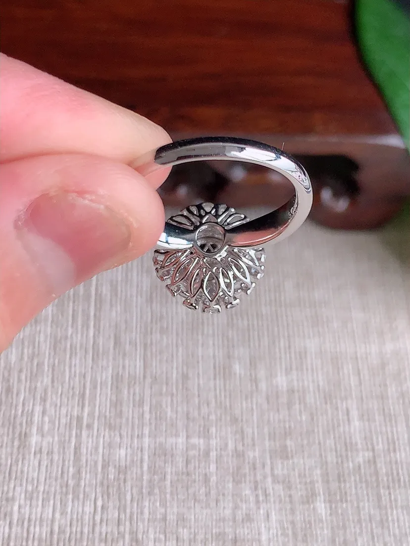 天然A货翡翠18K金伴钻镶嵌阳绿蛋面戒指 圈口17裸石尺寸7.8×7mm 重量4.03g 0603