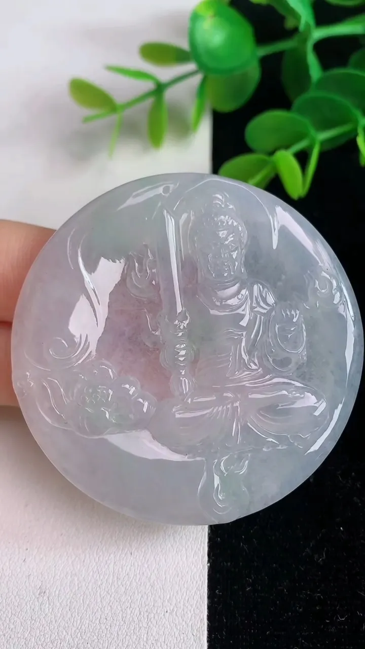 天然A货翡翠不动明王吊坠，尺寸54-4.6，重:27.20g
6月4日