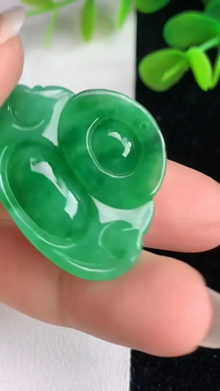 天然A货翡翠佛公镶嵌件，尺寸25-31.4-6.3，重量:7.53g
6月4日