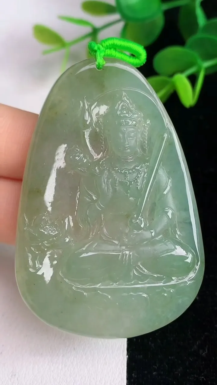 天然A货翡翠虚空藏观音菩萨吊坠，尺寸60-40-5.3，重量:24.42g
6月4日