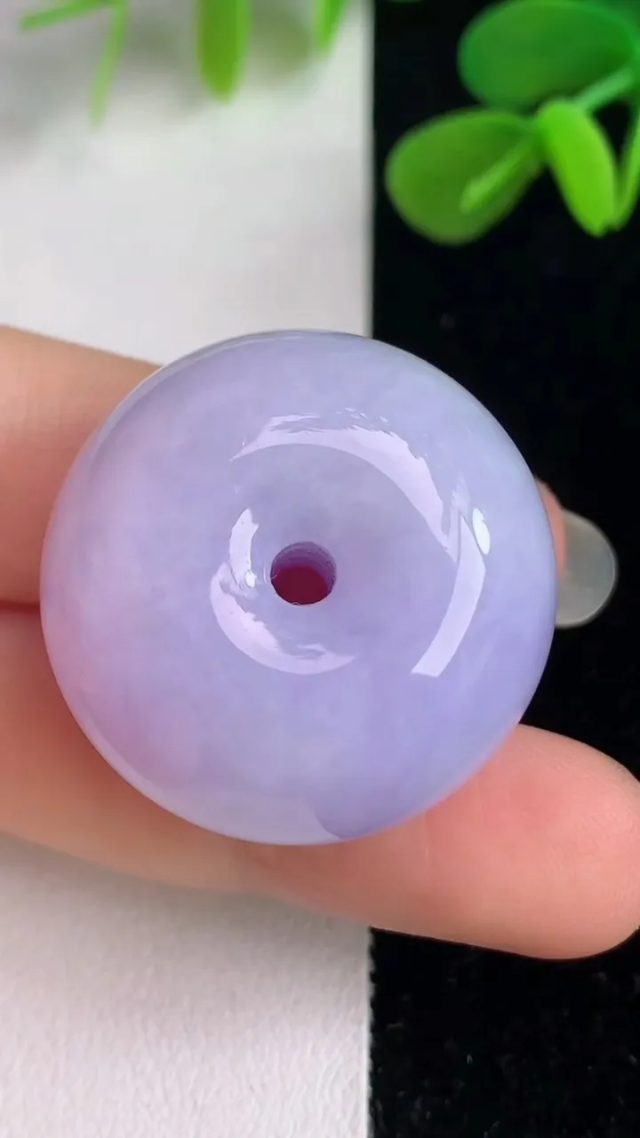 天然A货翡翠紫罗兰平安扣吊坠，尺寸28-17.2，重量:27.57g
6月4日