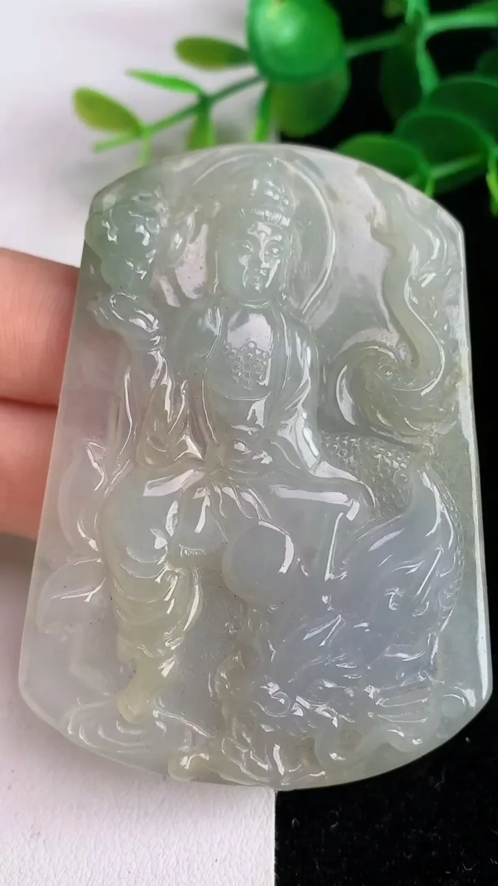 天然A货翡翠降龙观音菩萨吊坠，尺寸66-48-8，重:36.88g
6月4日