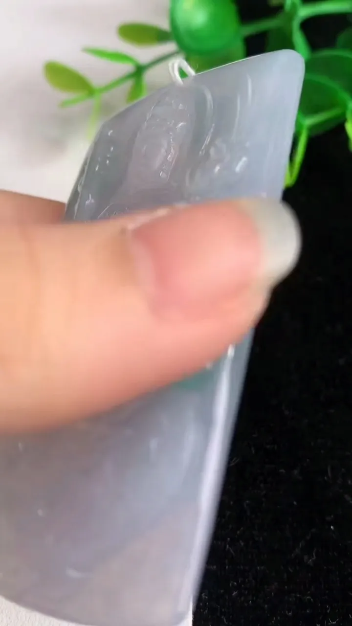天然A货翡翠飘花御龙虚空藏观音菩萨吊坠，尺寸69.7-43-6，重量:41.83g
6月4日