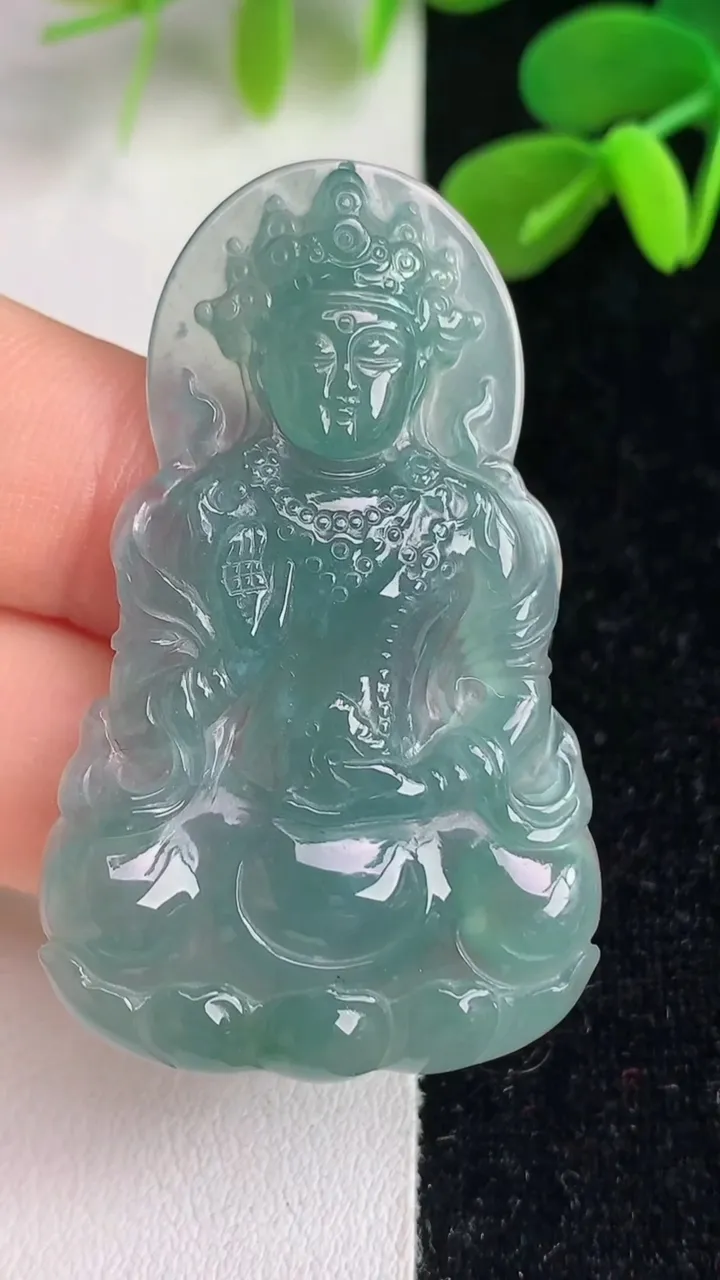 天然A货翡翠蓝水度母观音菩萨吊坠，尺寸47.3-29-4.3，重:9.55g
6月4日