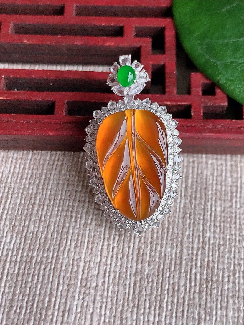天然A货翡翠18K金伴红翡叶子金枝玉叶吊坠尺寸28.7×15.6×9.7裸石16.6×10.6m量4.57g 0603