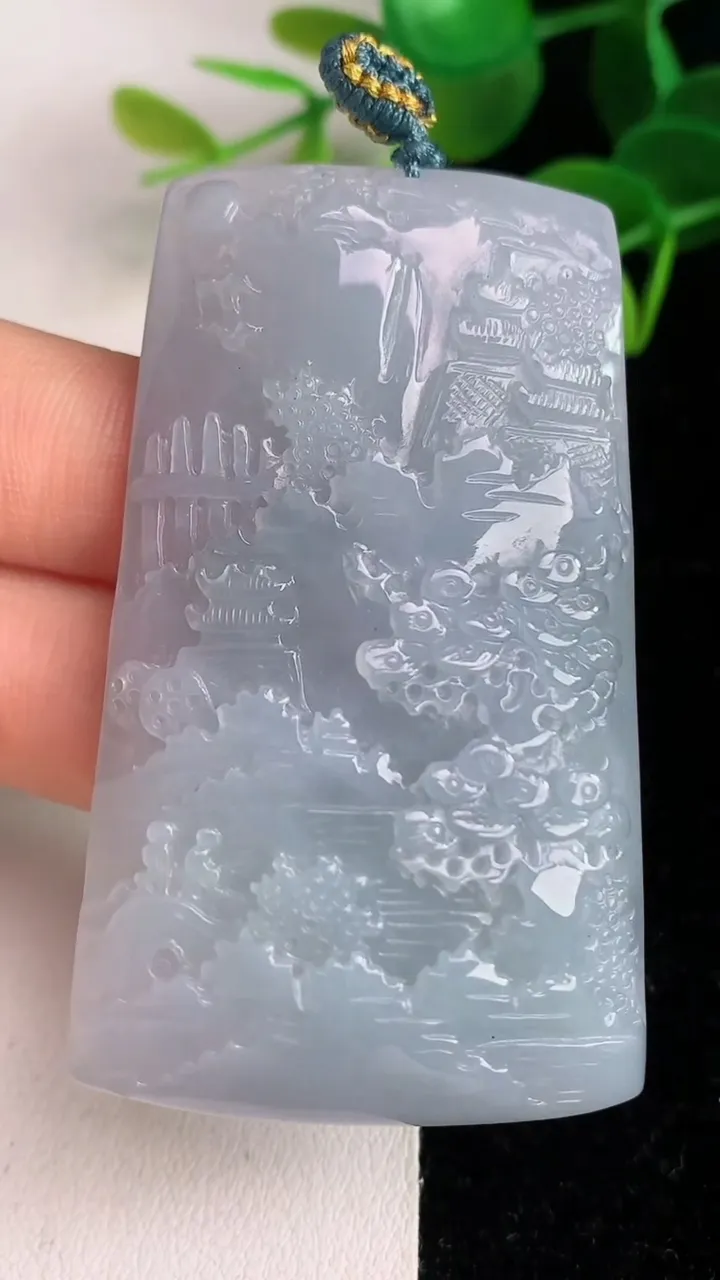 天然A货翡翠紫罗兰山水牌吊坠，尺寸61-35.4-8.6，重量:40.19g
6月4日