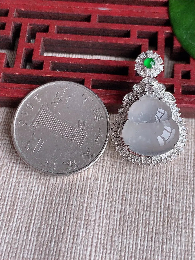 天然A货翡翠18K金伴白月光葫芦吊坠尺寸29×18.7×10.5裸石14.4×13.3m量4.80g 0603