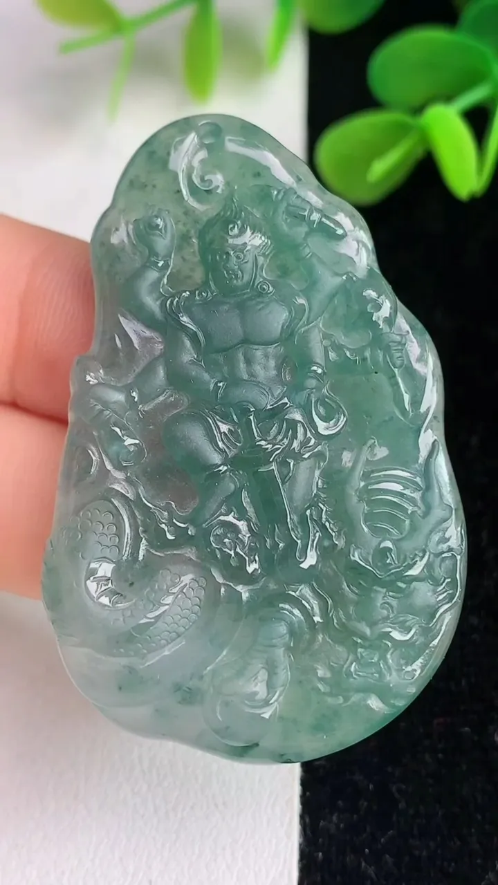 天然A货翡翠蓝水不动明王吊坠，尺寸50-32-4.7，重:14.58g
6月4日
