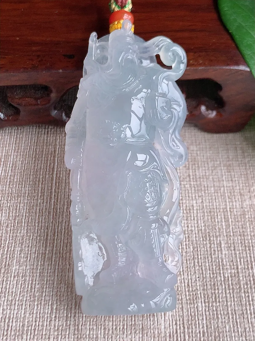 天然A货翡翠白月光关公吊坠尺寸67.3×28×11m量45.58g 0603
