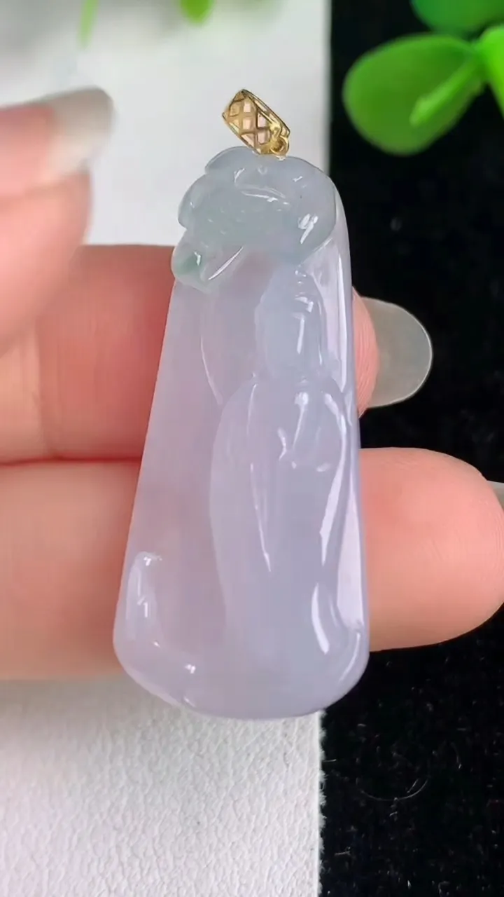 天然A货翡翠k金飘花阿尼陀佛吊坠，尺寸35.5-16-6，重量:7.85g
6月4日