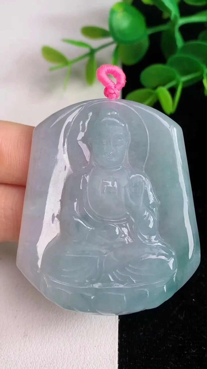 天然A货翡翠飘花大日如来吊坠，尺寸54-45.5-5.6，重量:29.75g
6月4日