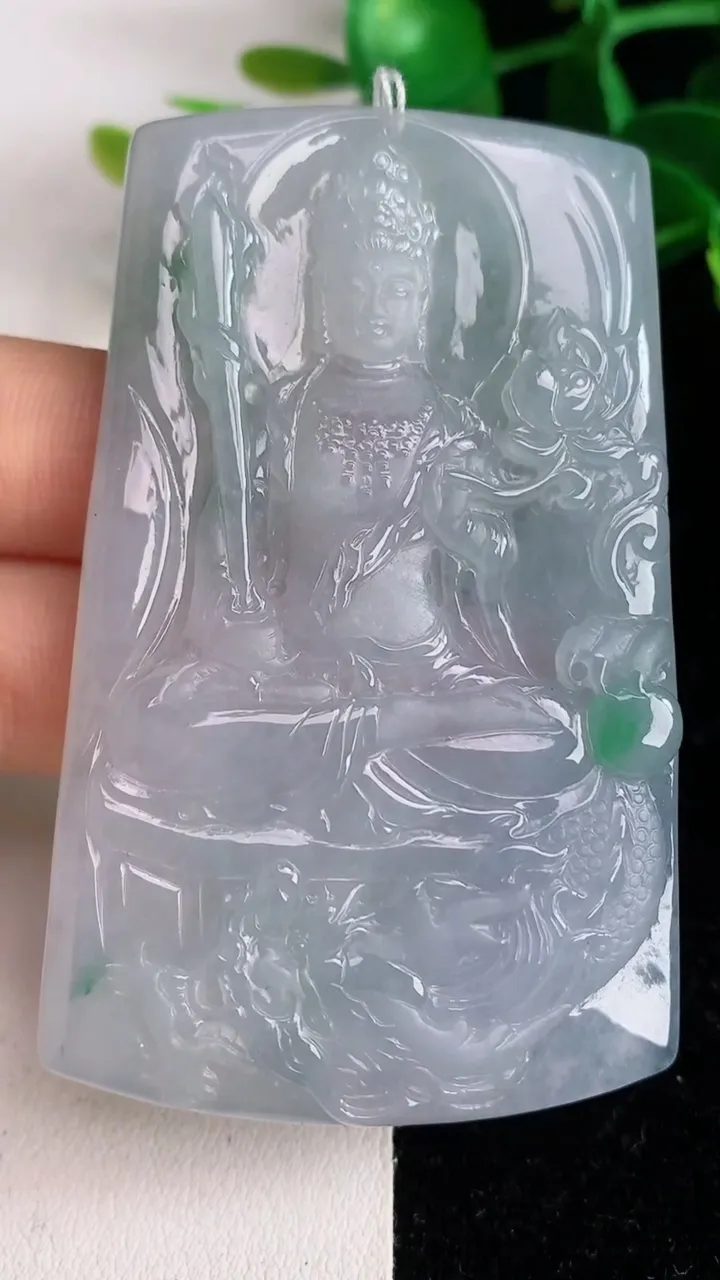 天然A货翡翠飘花御龙虚空藏观音菩萨吊坠，尺寸69.7-43-6，重量:41.83g
6月4日