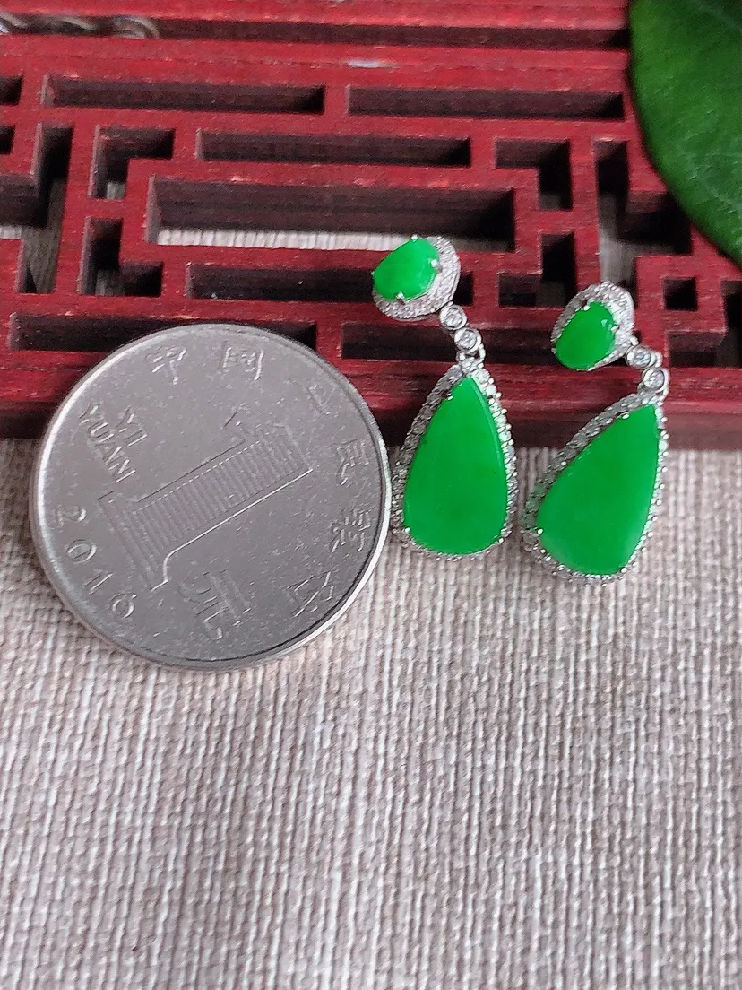 天然A货翡翠18K金伴钻镶嵌阳绿水滴耳坠 尺寸12×6.7×4.6mm 重量3.19g 0603