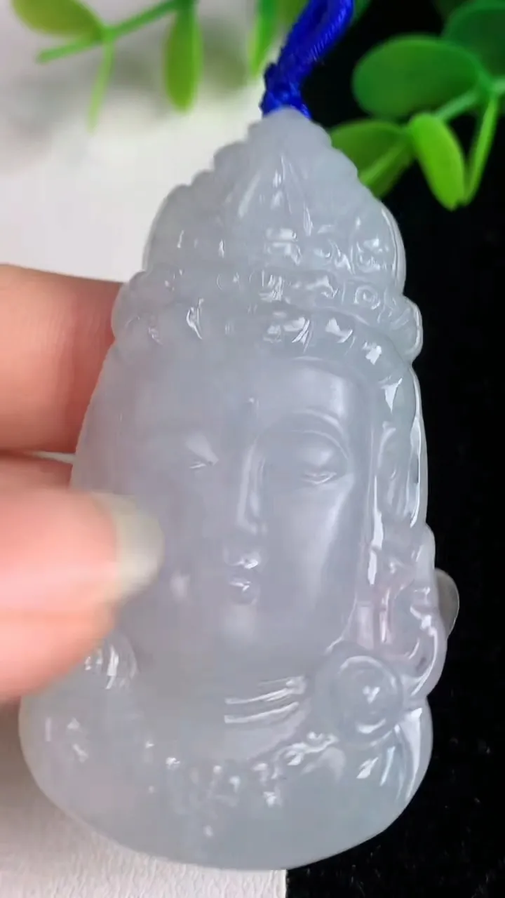 天然A货翡翠度母观音头吊坠，尺寸59.3-32.3-8.4，重量:30.27g
6月4日