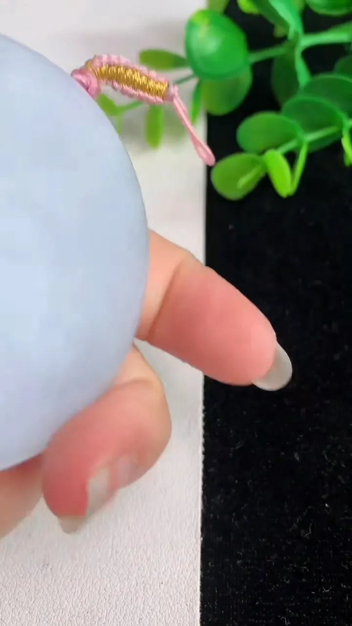 天然A货翡翠和和美美吊坠，尺寸54-11.7，重量:78.24g
6月4日
