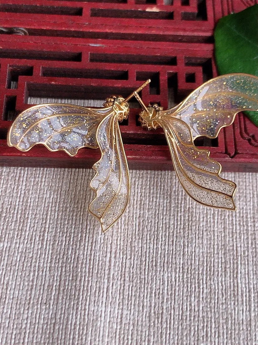天然A货翡翠18K金伴钻镶嵌阳绿蛋面蝴蝶耳坠 尺寸2.6mm 重量4.38g 0603