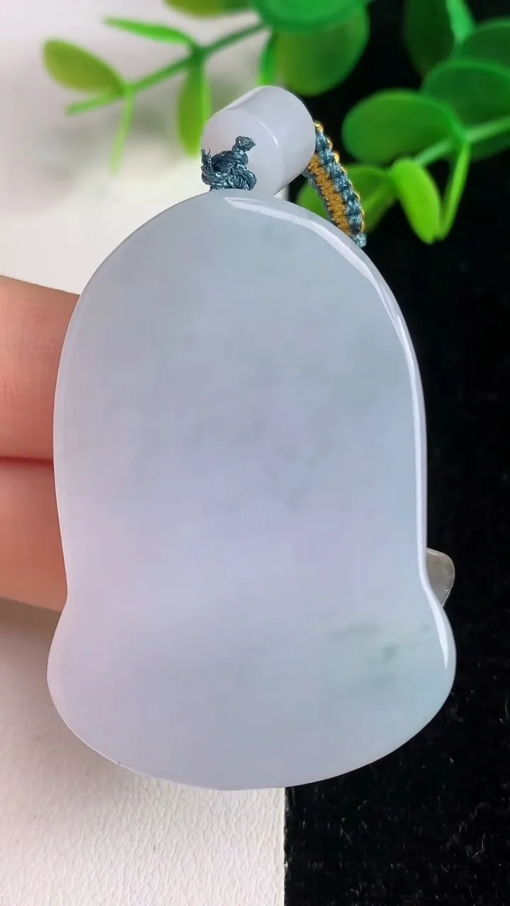 天然A货翡翠飘花素衣观音吊坠，尺寸49.2-33-10.6，重量:39.65g
6月4日