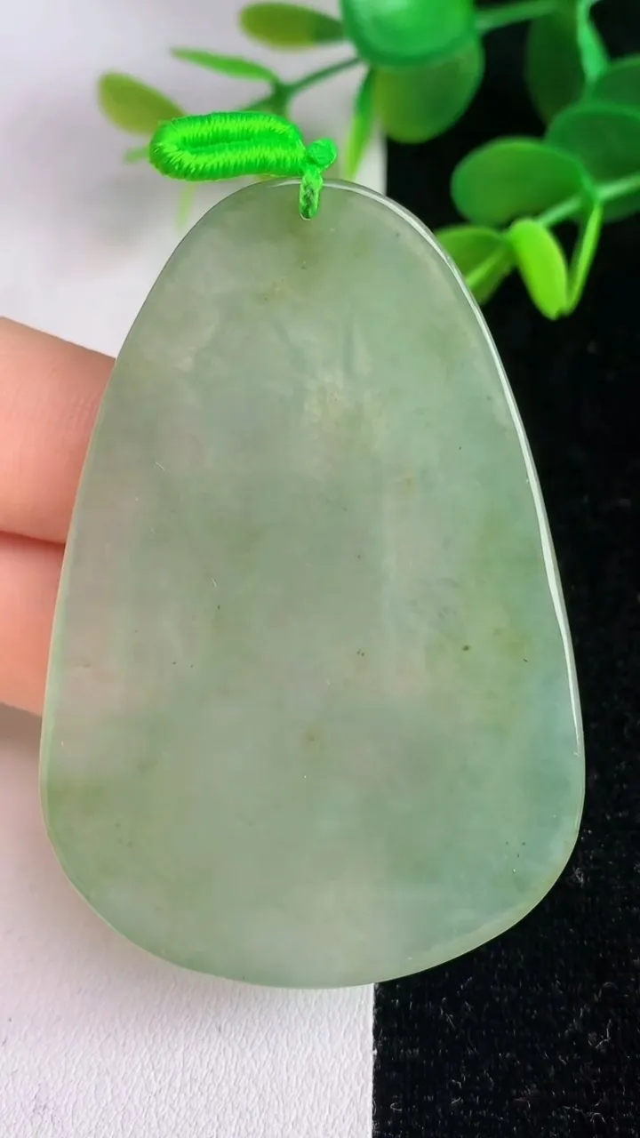 天然A货翡翠虚空藏观音菩萨吊坠，尺寸60-40-5.3，重量:24.42g
6月4日
